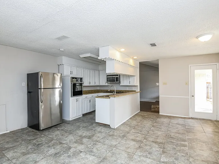 7528 Beckwood Dr — Photo 7