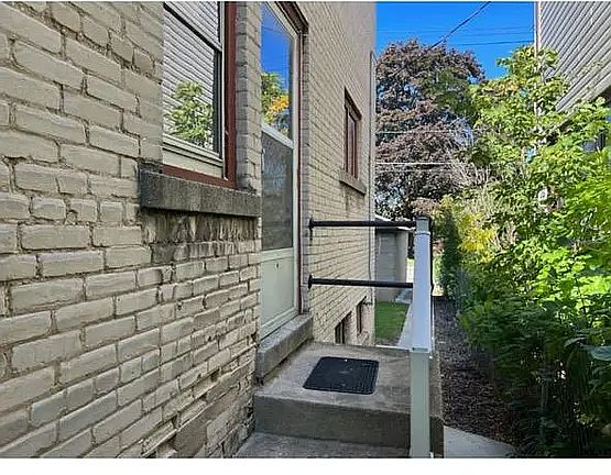 4th image of 5424 W Burnham St #5