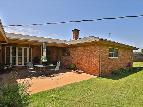 2nd image of 2734 Brentwood Dr