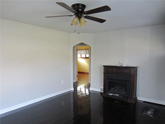 4th image of 2024 N Manor Dr