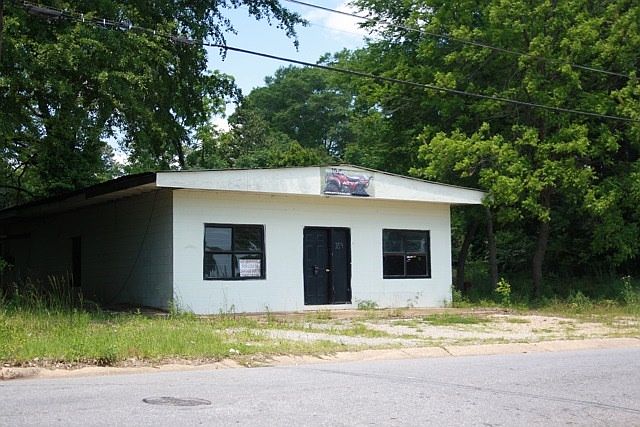 1st image of 354 S Broadnax St