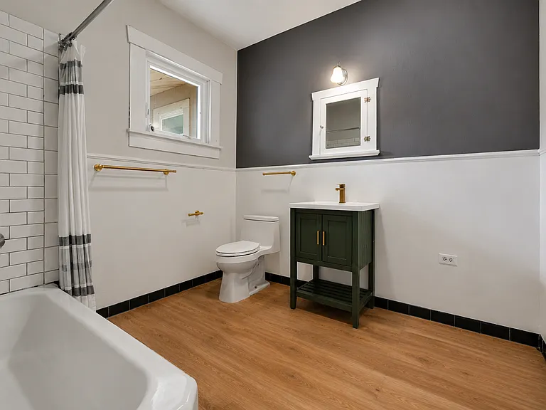 502 E Courtland Pl — Photo 12