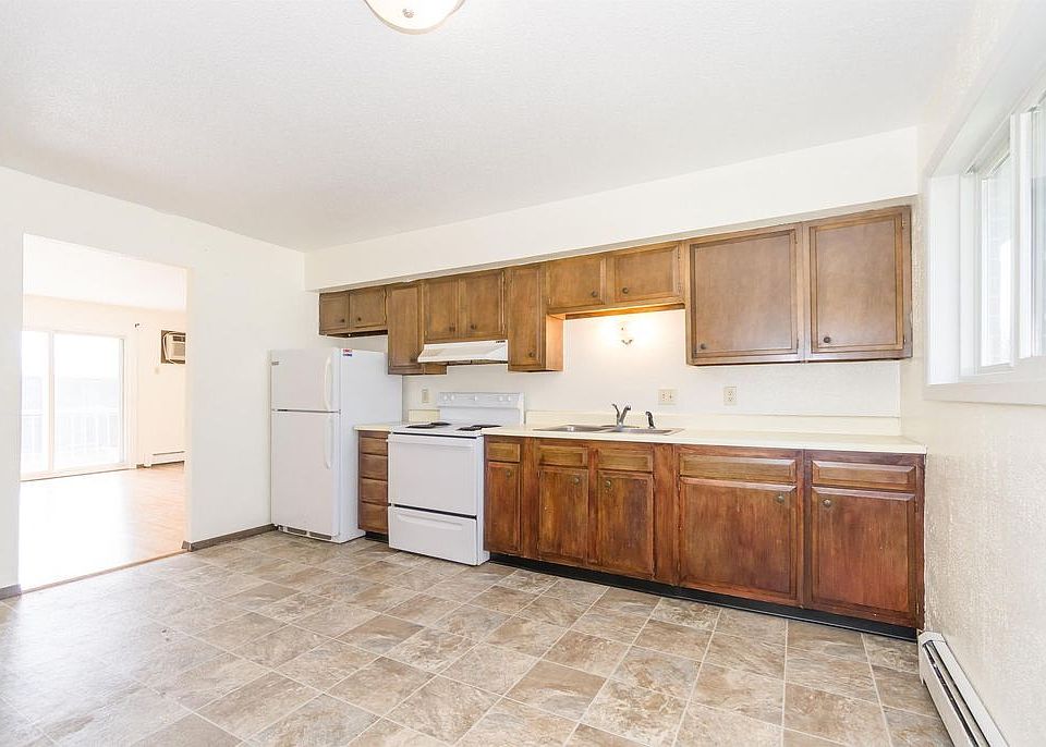 1st image of 101 16th Ave NW #30
