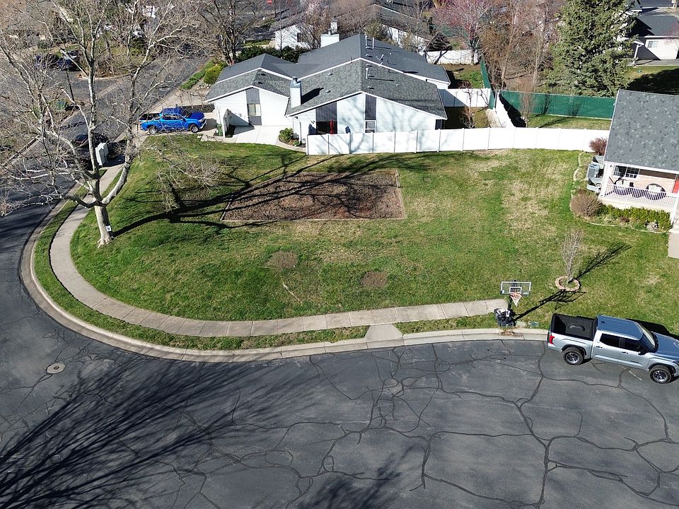1st image of 1325 Lupine Way