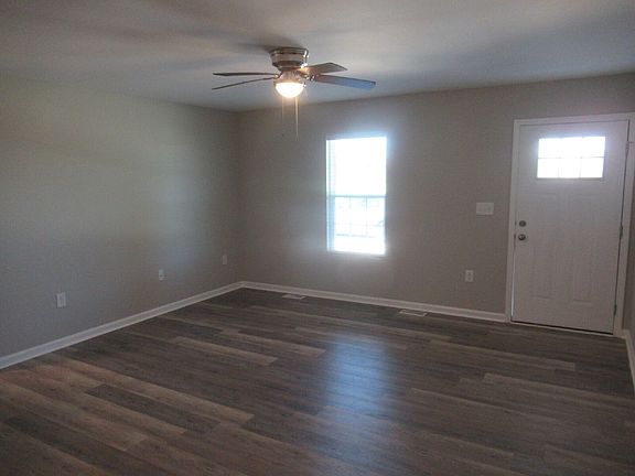 5th image of 405 Northbrook Iii School Rd