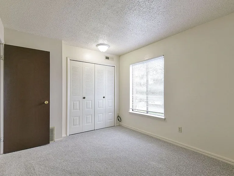 Old Monterey Apartments — Photo 38