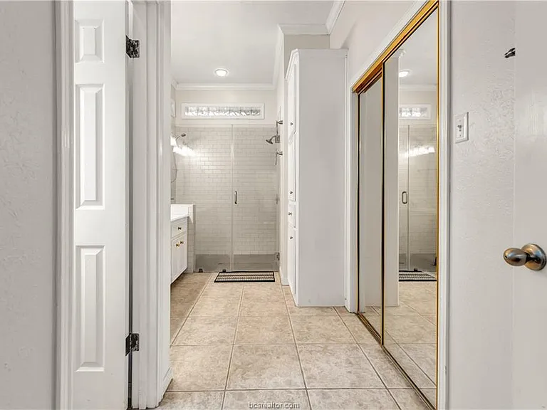 4601 Valley Brook Cir — Photo 24