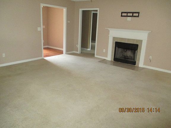 4th image of 8 Trafford Trl