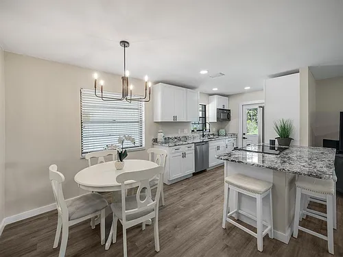 5232 SE Sea Island Way Photo 1
