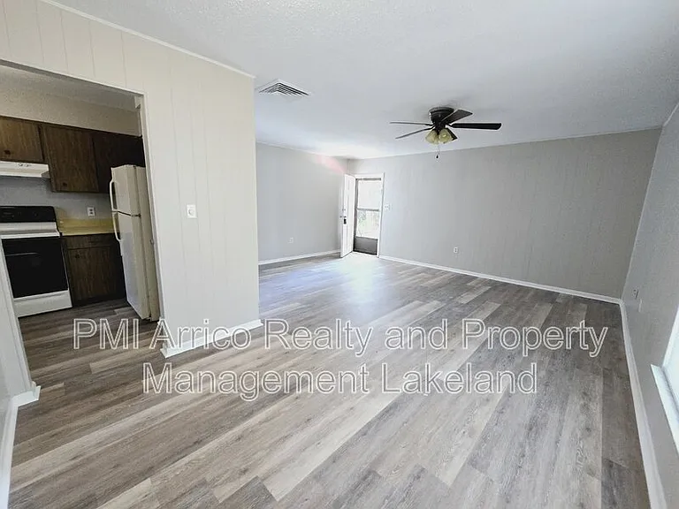 3323 S Polk Ave — Photo 7