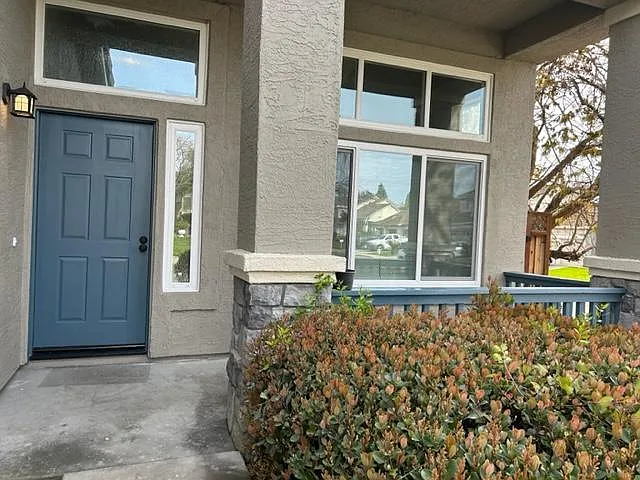 4 bed, 2.5 bath, 2604 sqft, $3,700 — Photo 4
