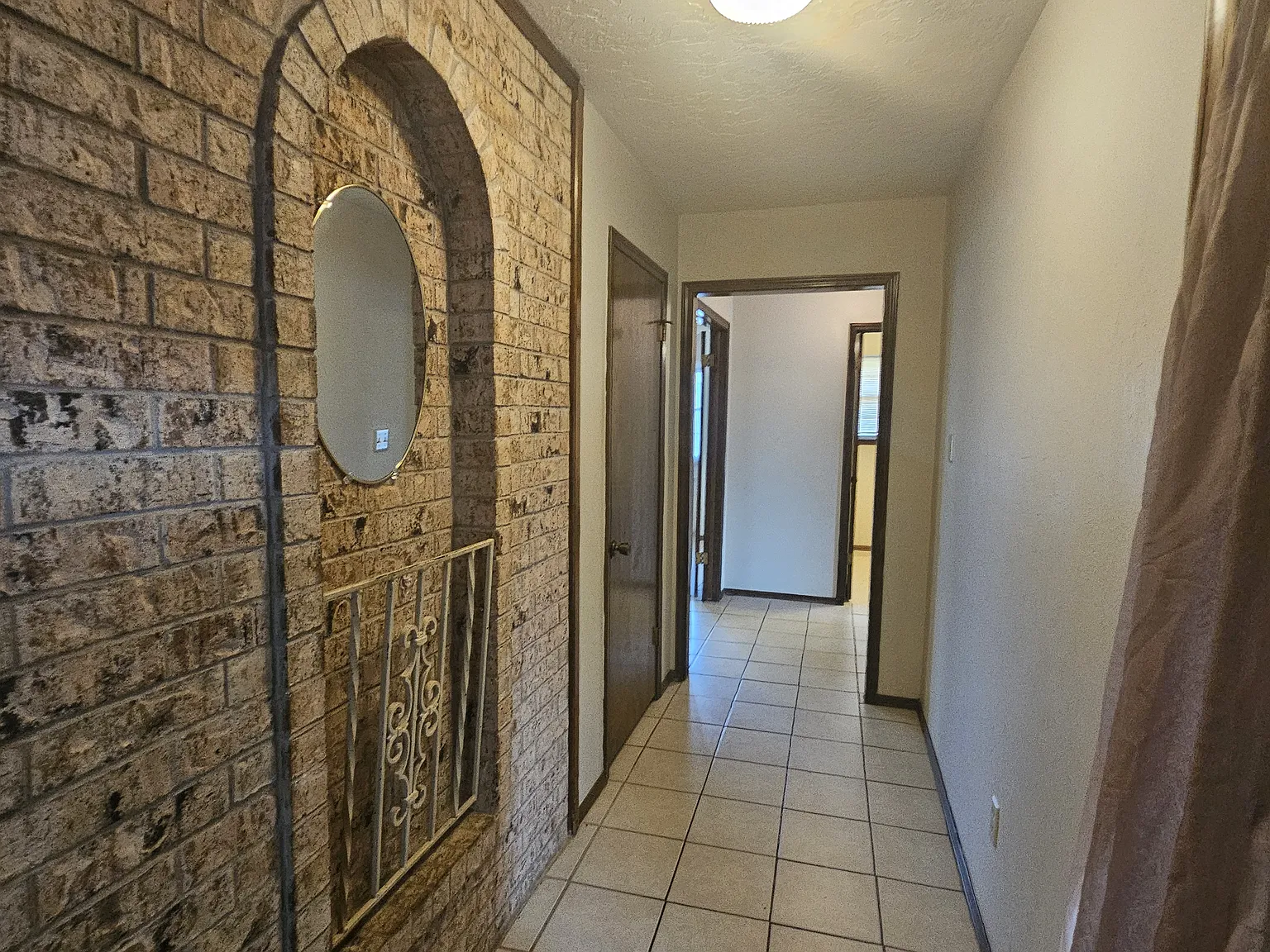 3 bed, 1700 sqft, $1,300 — Photo 4