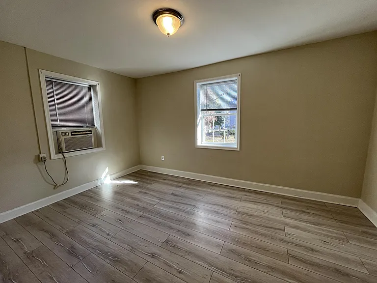 124 E 3rd Ave — Photo 5