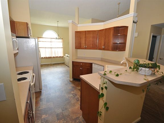 3rd image of 2502 Oak Park Ct
