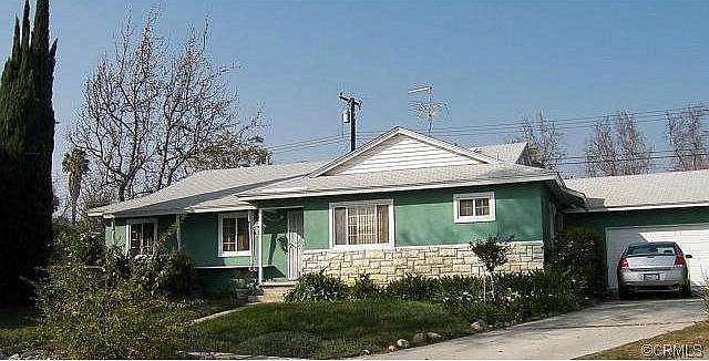 2nd image of 633 Aspen Way
