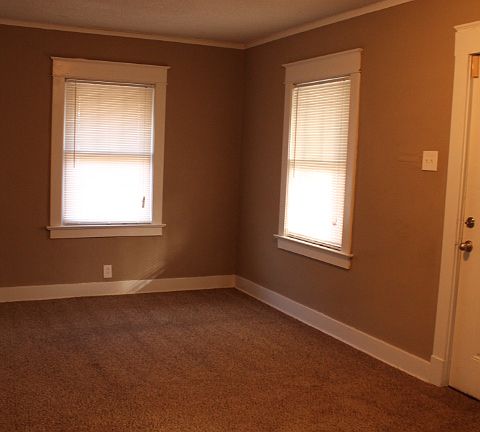 4th image of 2742 Quincy Ave