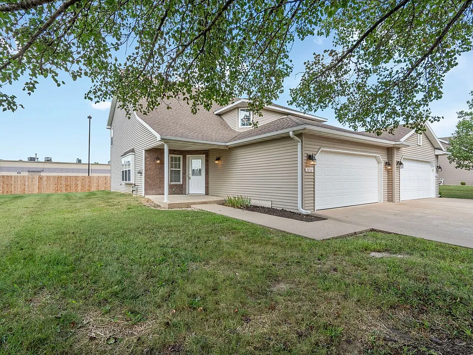 3252 Wind River Cir