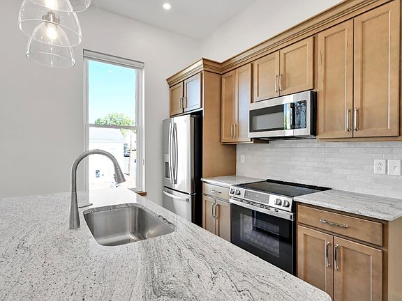 4th image of 132 E Market St #301