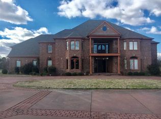 4983 Rowen Oak Rd, Collierville, TN 38017
