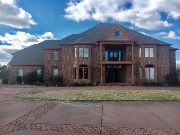 4983 Rowen Oak Rd, Collierville, TN 38017