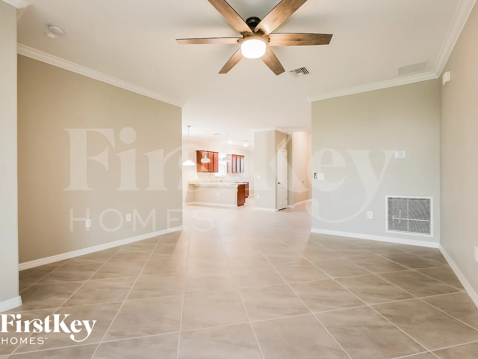 3 bed, 2.0 bath, 1672 sqft, $2,590 — Photo 4