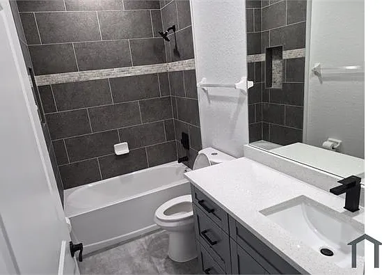 3 bed, 1200 sqft, $2,000 — Photo 3