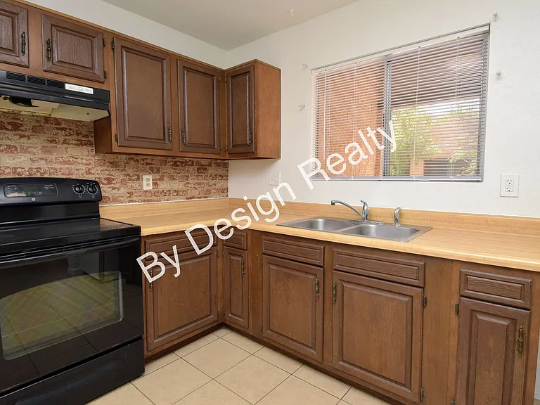 3334 E Presidio Rd — Photo 11