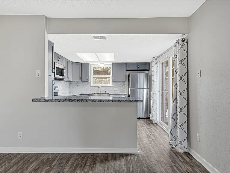 1803 Flamingo Dr — Photo 9