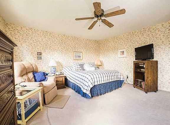 4th image of 35 Knollwood Dr