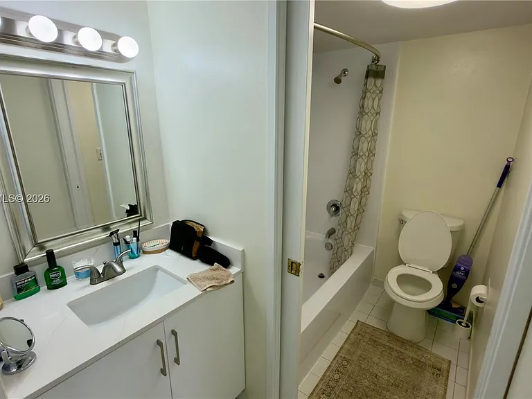 16909 N Bay Rd #907 — Photo 17