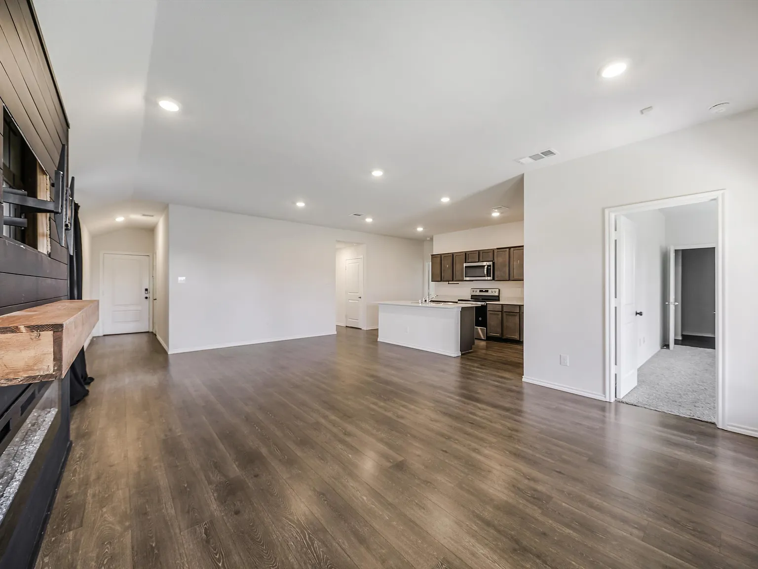 3 bed, 1532 sqft, $2,200 — Photo 3