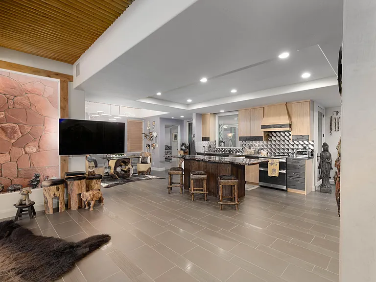 1353 W Lake Dr — Photo 11
