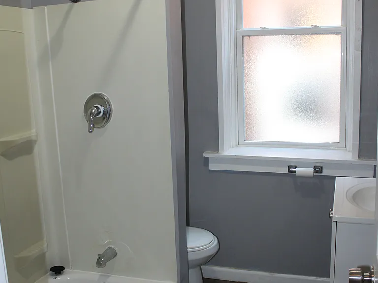 4261 Russell Blvd — Photo 20
