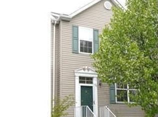 126 Versailles Ct, Newark, DE 19702