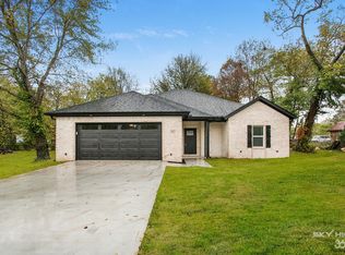 187 Main St, West Fork, AR 72774
