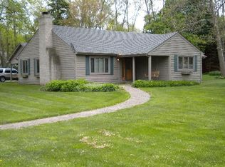 225 Sunset Dr, Crystal Lake, IL 60014