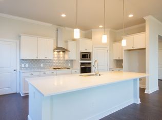 671 Pontoon Rd, Huger, SC 29450