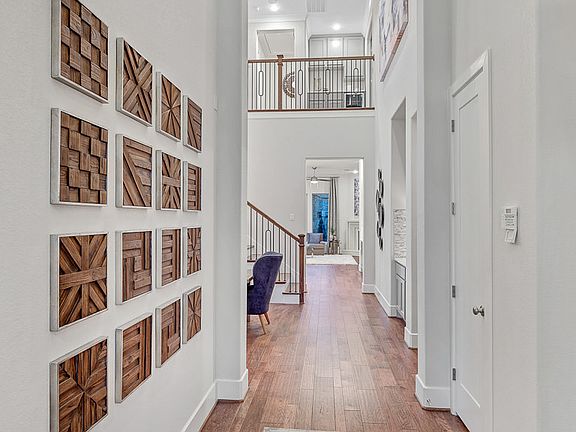 5th image of 111 Vetch Park Ct