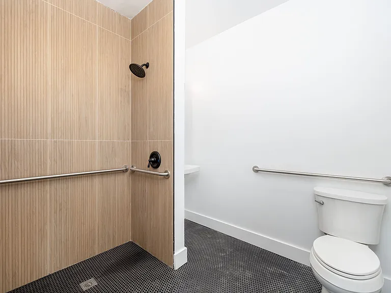 1252 Main St #1S — Photo 18