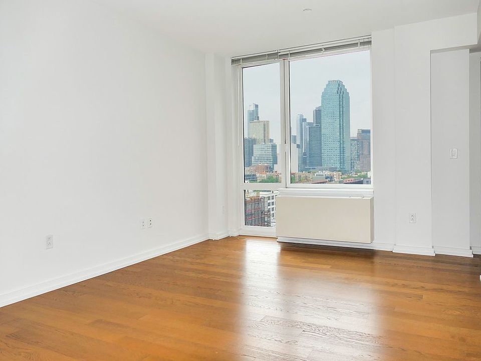 1st image of 511 47th Ave #E