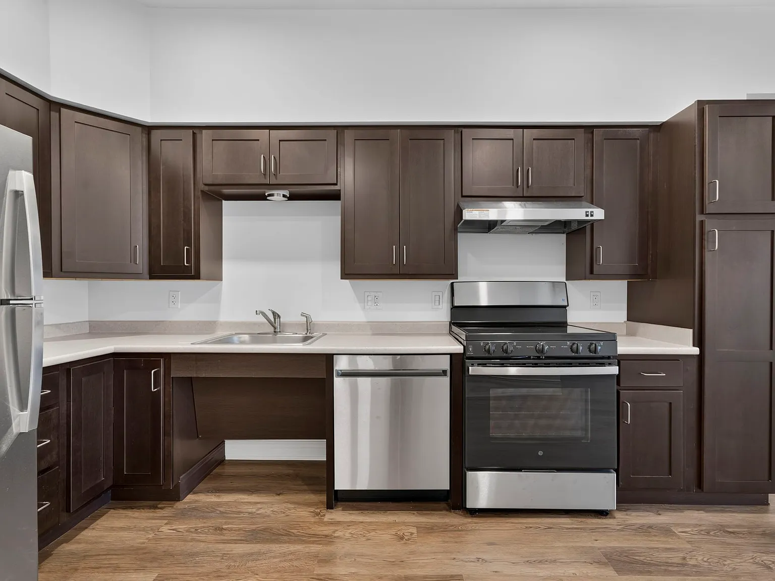 2 bed, $1,884 — Photo 3