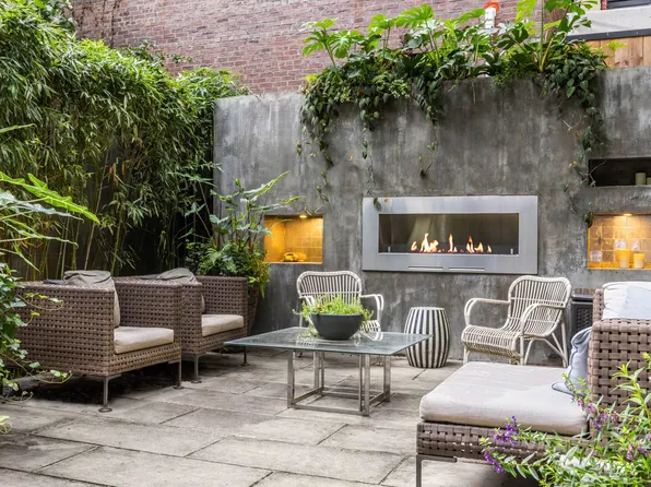 159 East 61st Street image 8 of 22