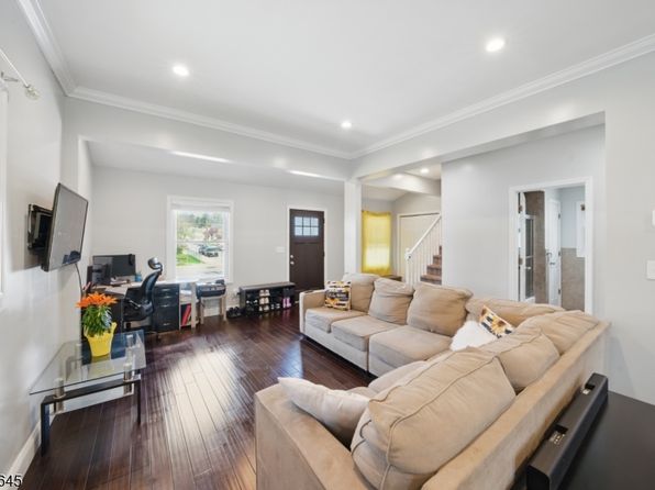 82 Barbour St, Haledon Boro, NJ 07508
