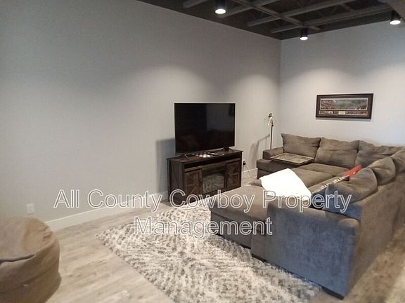 3rd image of 2325 E Grand Ave Unit B3