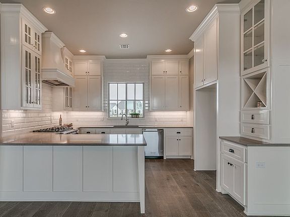 4th image of 16416 La Crema Dr