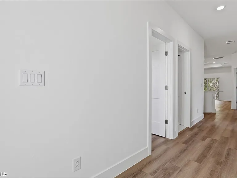 4708 27th St SW — Photo 16