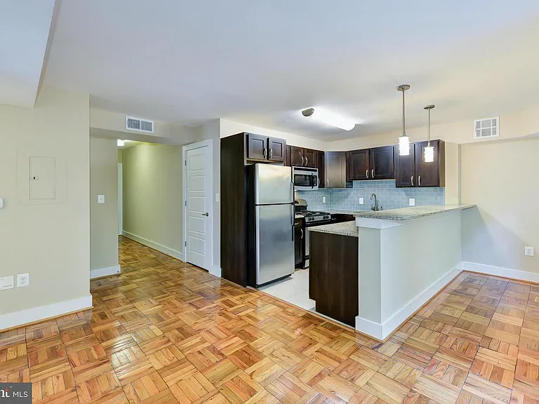 2911 Newark St NW #3 — Photo 5