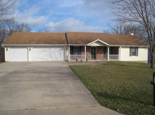 1049 Choctaw Ridge Dr, Holts Summit, MO 65043