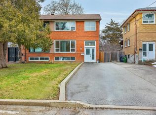 35 Garthdale Ct, Toronto, ON M3H5P7
