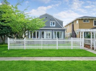 5030 19th Ave NE, Seattle, WA 98105